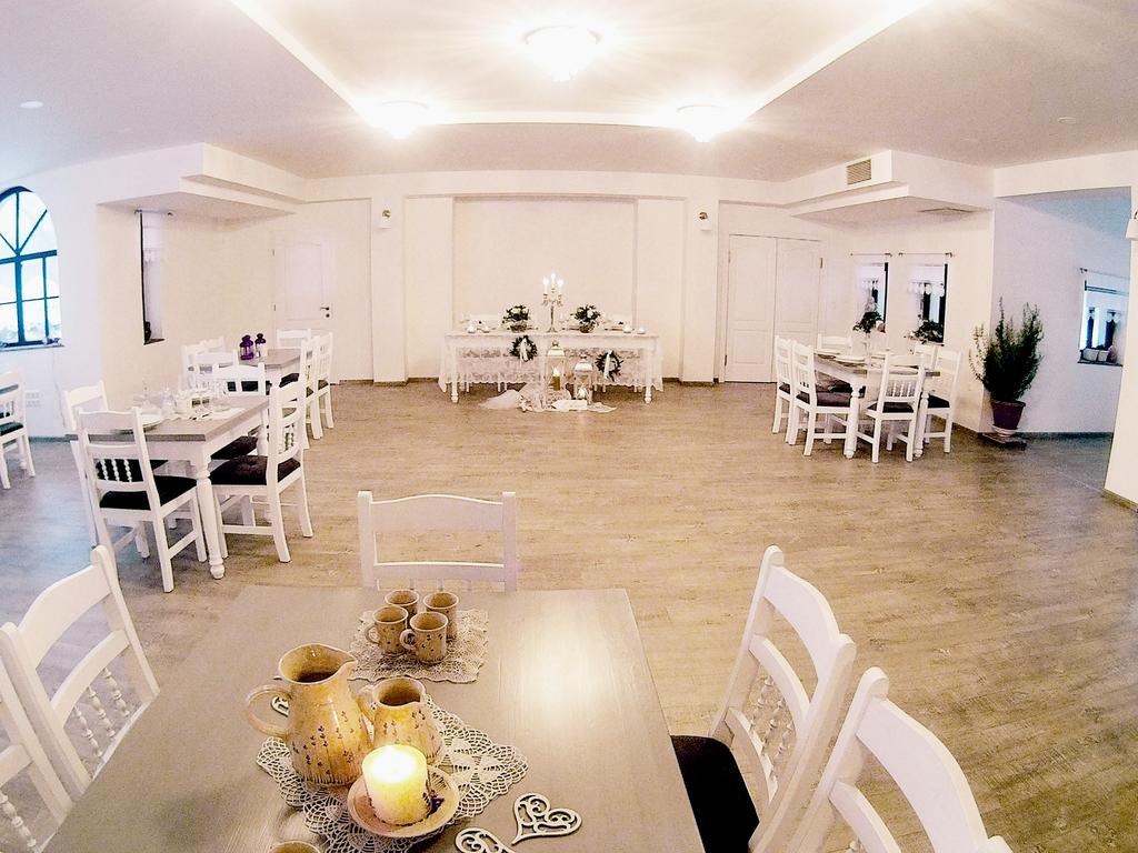 Deak Udvarhaz Hotel Kakucs Luaran gambar