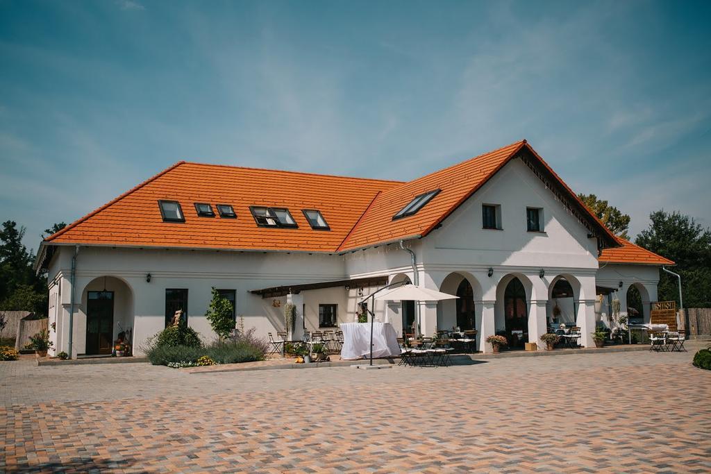 Deak Udvarhaz Hotel Kakucs Luaran gambar