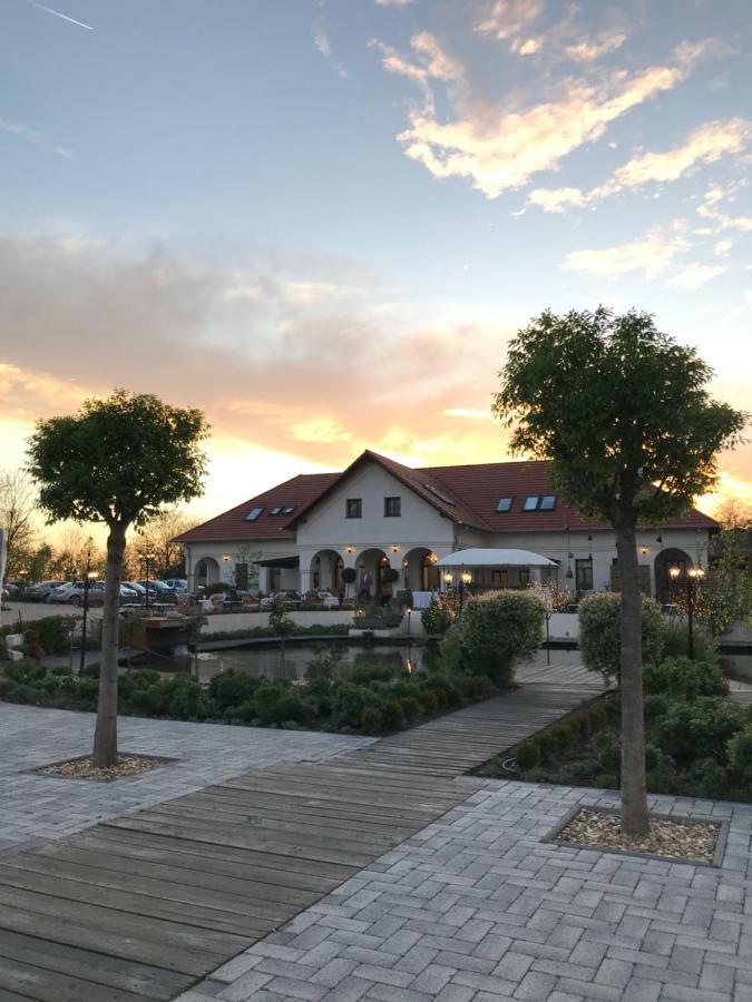 Deak Udvarhaz Hotel Kakucs Luaran gambar